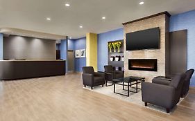 Travelodge By Wyndham Toronto East